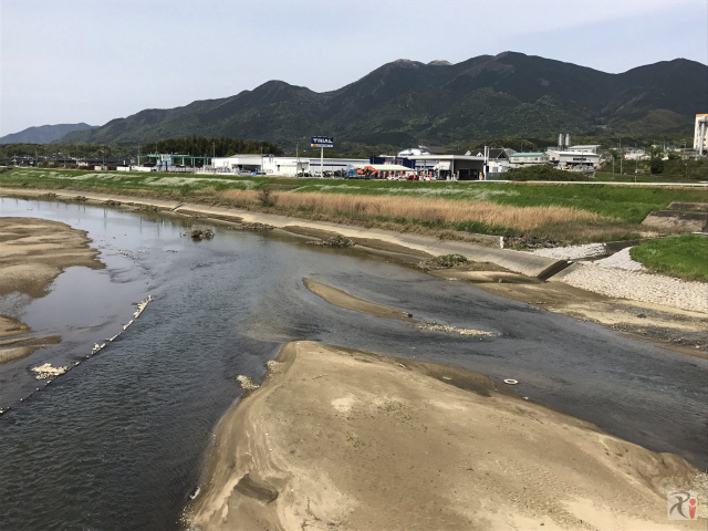 彦山川の穏やかな流れを眺めつつ、田川郡福智町をぶらり散策