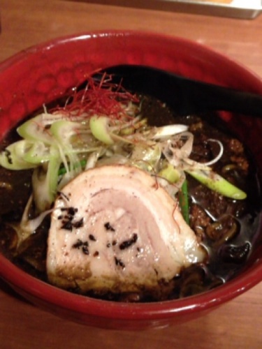 濃厚なしょうゆスープの富山ブラック「麺家いろは」＠ラースタ