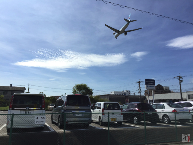 福岡空港に着陸する直前の飛行機