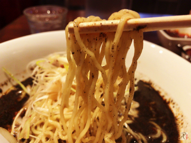 黒胡麻タンタン麺