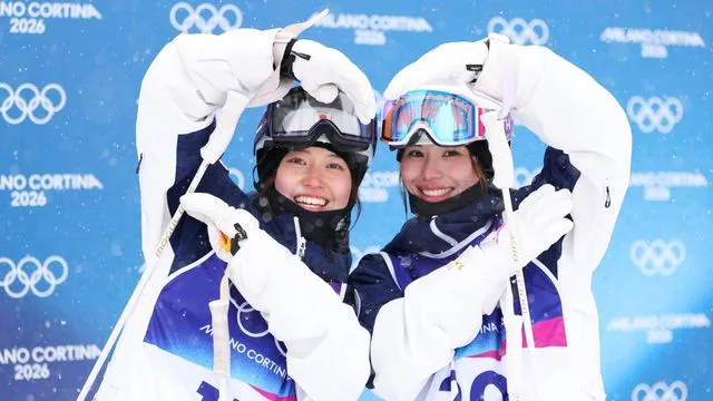 デュアルモーグル藤木日菜選手と中尾春香選手