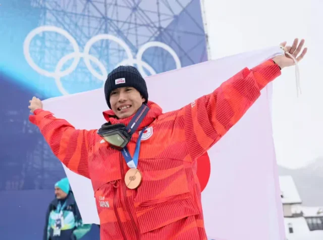 男子モーグルで銅メダルを獲得した堀島行真選手