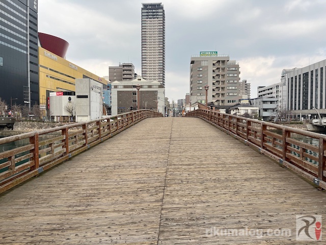 長崎街道の起点、常磐橋（木の橋）