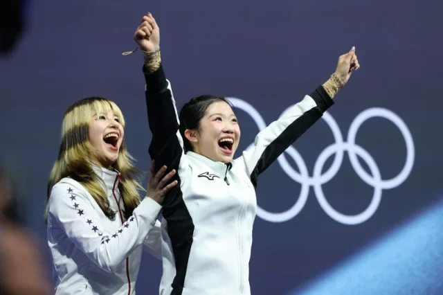 中井選手を称えるリュウ選手