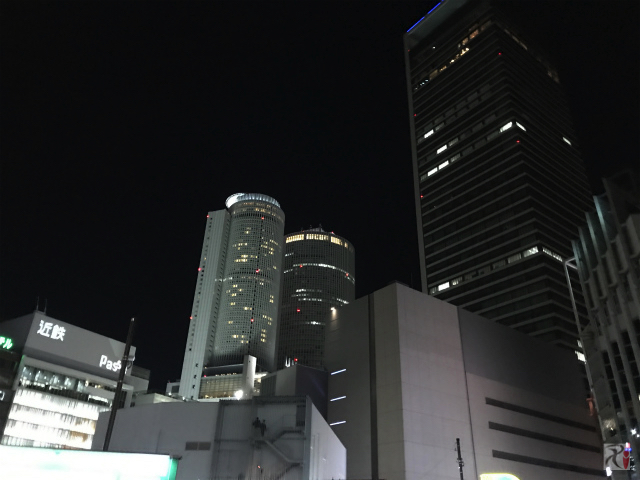 夜の名古屋駅前