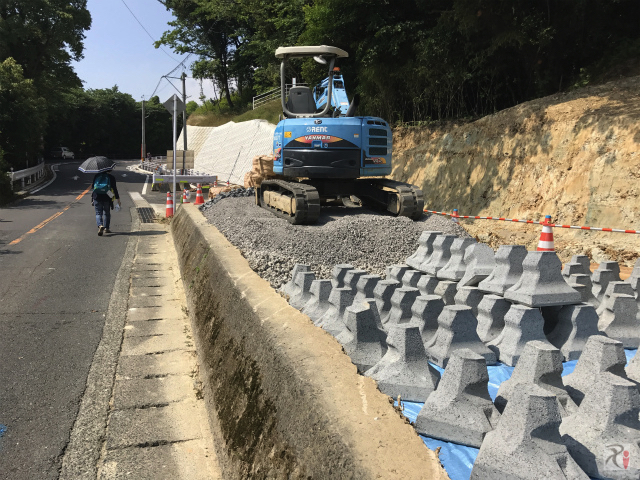 高塔山の道路拡張工事