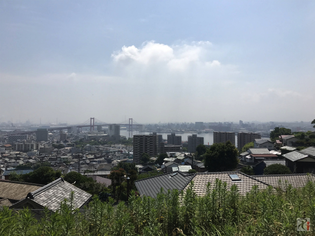 高塔山から見た若戸大橋
