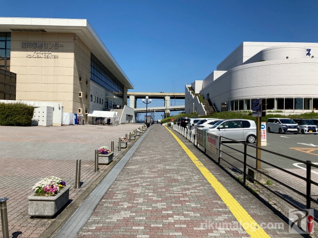 博多港への遊歩道