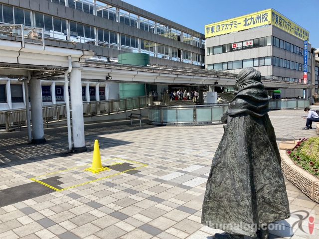 JR小倉駅とキャプテンハーロック像