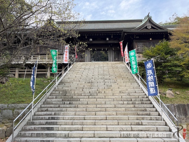 高見神社の階段