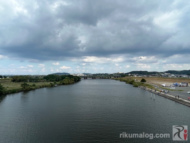 遠賀橋から見た遠賀川・北側