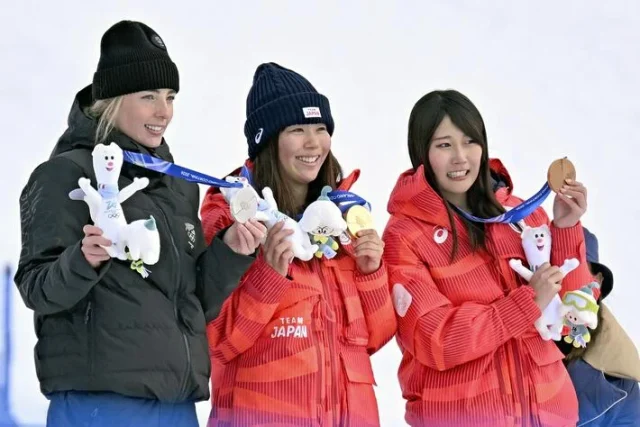 ゾイ選手、深田選手、村瀬選手